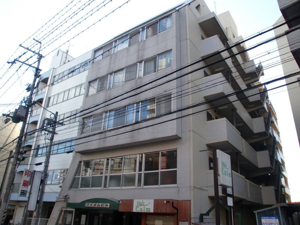 ワイエムビル