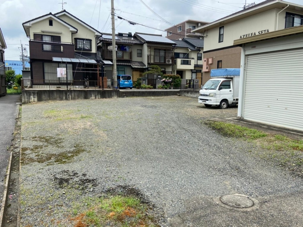 アゼリアセタ敷地外駐車場